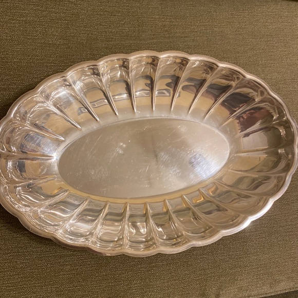 Oneida Chippendale silver plated vegetable bowl